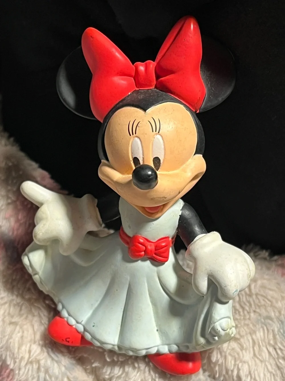 Vintage Disney Minnie Mouse PVC Figure White Dress Red Bow Applause China